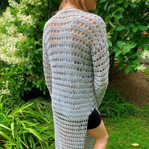 かぎ針編みのサマーセーター、かぎ針編みのロングカーディガン、着心地の良い服、グレーのセーター