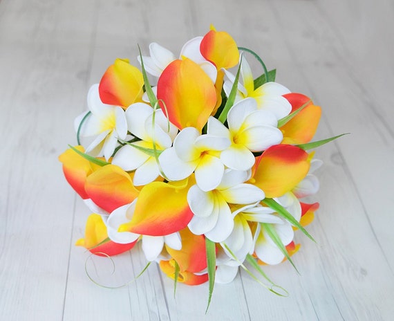 Bouquet Tropical Fleurs Tropicales Bouquet De Mariage De Plage Plumeria Bouquet Bouquet De Calla Bouquet Jaune Orange Bouquet De Mariée En Soie