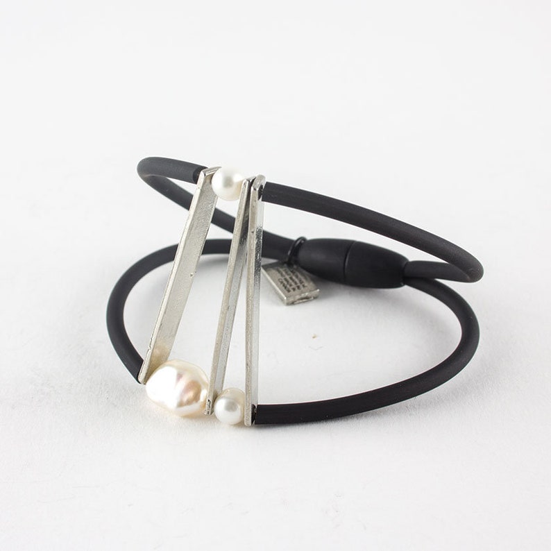 Minimalist bracelet in PVC and freshwater pearls Handmade in Canada Effie