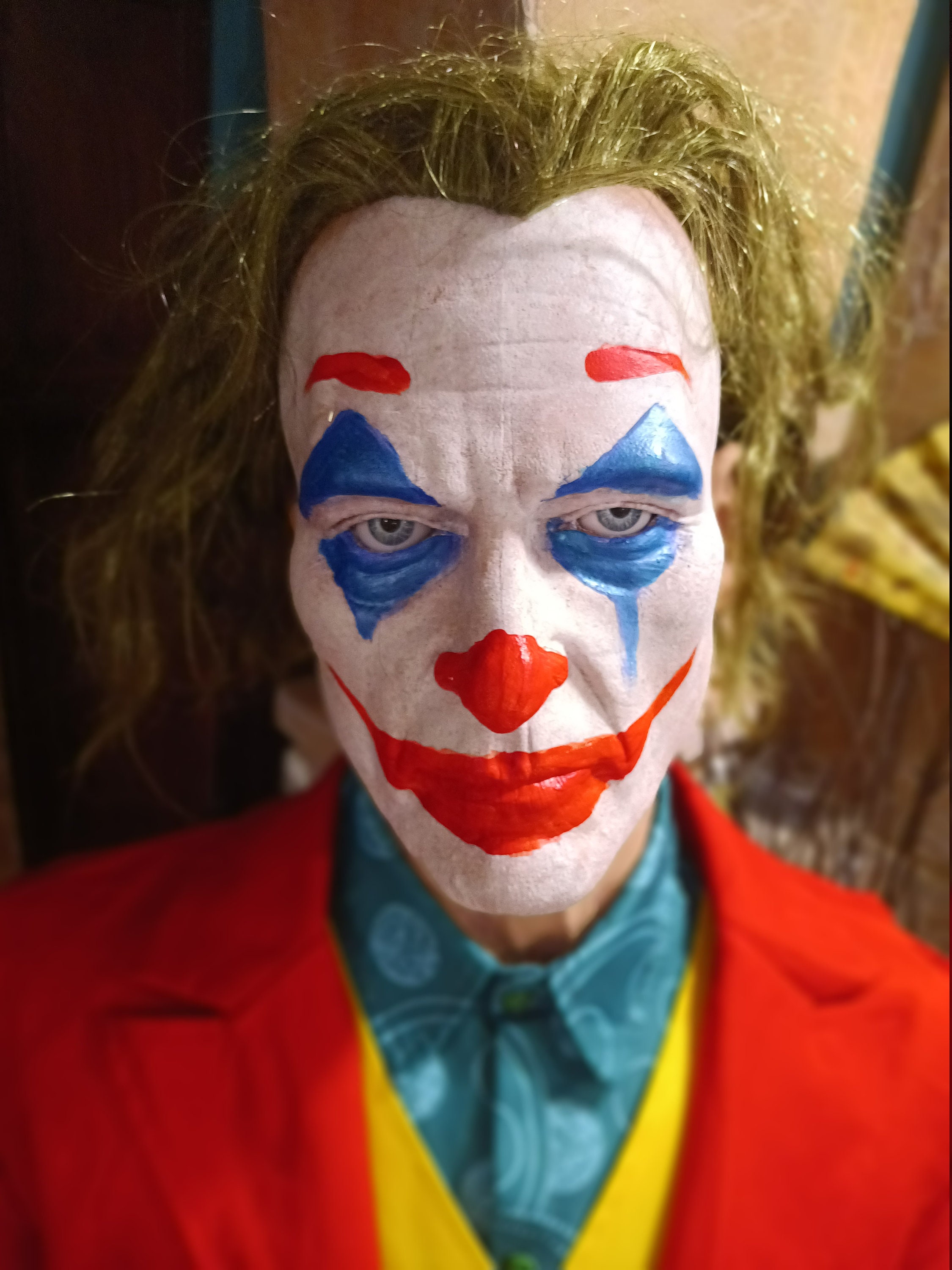 jokerunico fakes3 JOKER Arthur Fleck Joachin Phoenix BATMAN ife sized statue horror prop -  Etsy 日本