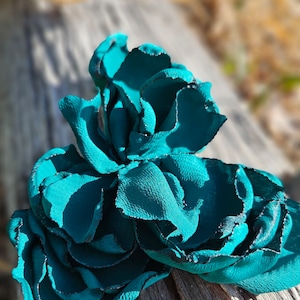 Ready-made emerald green fabric iris flower.Sew on,stitch on,embellish,hat millinery supplies,shoulder brooch,accessory,hand sculptured,DIY