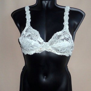 Ladies luxury lingerie, soft lace bra M size, vintage Italy