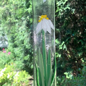 White Daisy Flower Glass Suncatcher