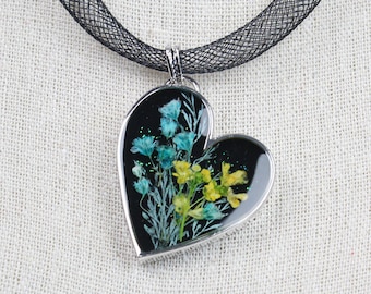Leaning Heart with Baby's Breath and Alyssum Flowers- Necklace