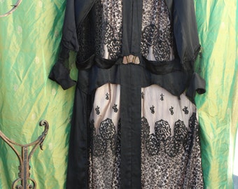 Exquisite Elegant Black Silk and Lace 20s Dress