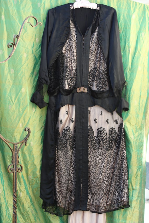 Exquisite Elegant Black Silk and Lace 20s Dress - image 1