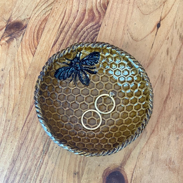 Bee Ring Dish- Pottery Ring Dish- Bee Ring Holder- Handmade Pottery- Bee Wedding Favor- Bee Wedding Decor- Bee Wedding Gift- Honeycomb Dish