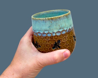 Handmade Wine Glass - Pottery Tumbler - Handleless Mug -Bee Mug -Honeycomb Stemless Wine Glass - Teacher Gift- Handmade Bee Potery