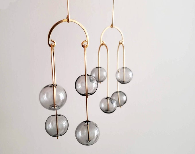 BALANCING ACT NO.1_BK | clear earrings, chandelier earrings,  modern jewelry, wedding jewelry, statement earrings, charcoal |
