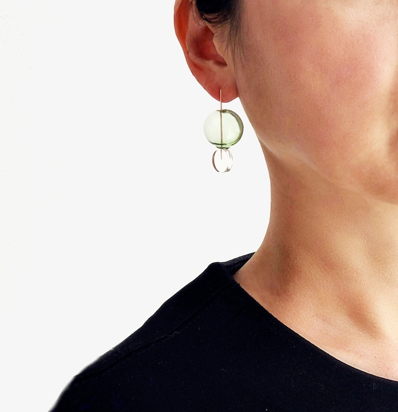 CIRCLE DROP EARRINGS_GR clear earrings, circle earrings, minimal earrings, gold, modern jewelry, sphere earrings, green earrings image 2