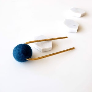 DEEP BLUE BUN PIN_SHORT | hair pin, metal hair pin, gold hair pin, hair stick, hair accessories, minimalist, hair pin, bun holder, dot |