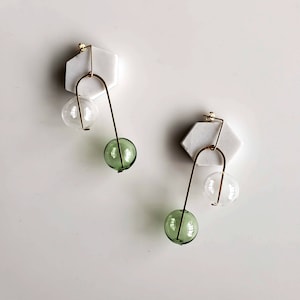 BALANCING ACT NO. 2_GR clear earrings, circle earrings, minimal earrings, mobile earrings, modern jewelry, sphere earrings, green image 3