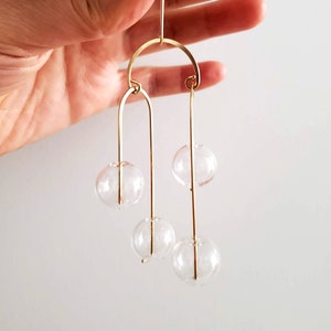 BALANCING ACT NO.1_CL | clear earrings, chandelier earrings, modern jewelry, wedding jewelry, statement earrings, long earrings |