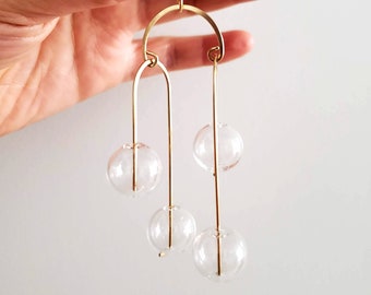 BALANCING ACT NO.1_CL | clear earrings, chandelier earrings, modern jewelry, wedding jewelry, statement earrings, long earrings |