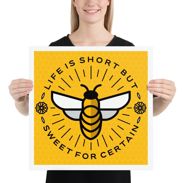 Bee - Poster (2 sizes)