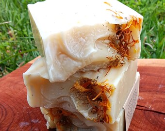 Savon végétalien naturel au calendula et à la camomille