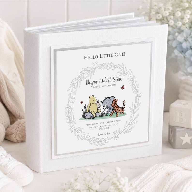 Personalisiertes und verpacktes Winnie-Puuh-Fotoalbum für die Geburt Bild 2
