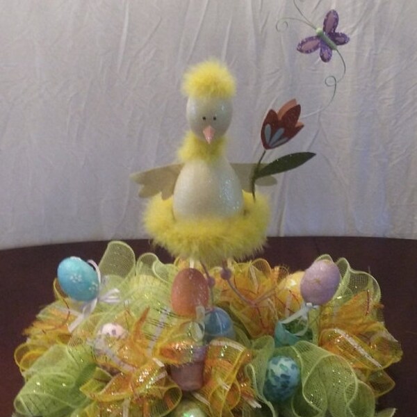 Pre-Season Sale Easter Centerpiece, Easter Decor, Easter Deco Mesh, HERE, CHiCKiE CHiCKiE! Deco Mesh Easter Centerpieces