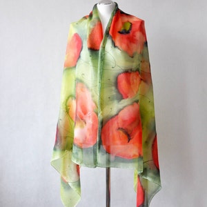 Hand painted silk scarf with poppies. Hand Painted Big Long Silk Scarf with poppy meadow. Red, orange, bright green, dark green,pareo zdjęcie 3