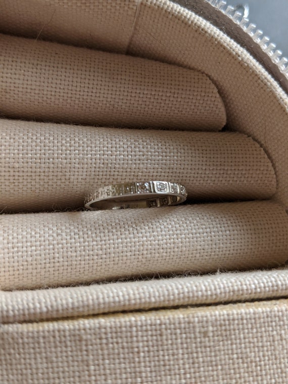 Vintage 18k White Gold Band with 9 Diamonds - image 3