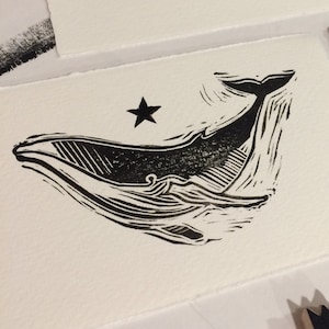 Baleine - Linogravure originale, imprimée à la main / Édition limitée, gravure, illustration imprimée par l'artiste, baleine, carte de Noël