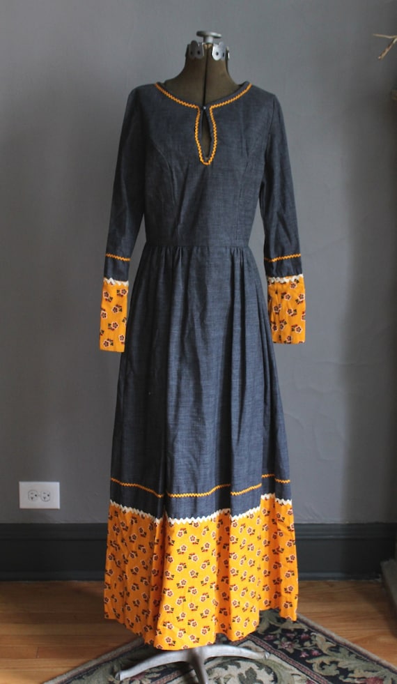 70s Grey Cotton and Floral Maxi Dress Fitted Festival Boho Hippie Prairie Folk Small to Medium