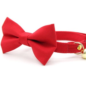 Conjunto de collar con pajarita para gato - &quot;Colección de colores: rojo&quot; - Collar para gato rojo liso con pajarita a juego (extraíble) / Boda / Gato, gatito, perro pequeño