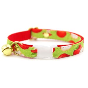 Apple Cat Collar - &quot;Apple of My Eye&quot; - Green Back to School Cat Collar / Fall Cat Collar / Breakaway + Non-Breakaway / Fruit, Apple Core