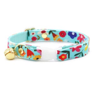 Cat Collar - &quot;Morning Song&quot; - Mint Robin&#39;s Egg Blue Floral Cat Collar / Breakaway or Non-Breakaway / Spring Flowers / Cat + Small Dog Sizes