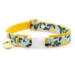 "Katzenhalsband - "Lemon Drops" - Rifle Paper Co® Katzenhalsband in Hellblau und Gelb / Ausreißer oder Nicht-Ausreißer / Frühling + Sommer / Katze, kleiner Hund