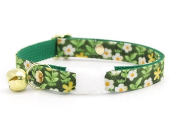 Cat Collar - "Hazel" - Green Floral Cat Collar / Breakaway or Non-Breakaway / Spring, Summer, Garden / Cat, Kitten, Small Dog Sizes