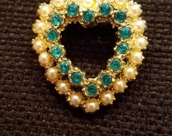Beautiful Vintage Heart with Pearls and Rhinestones Brooch