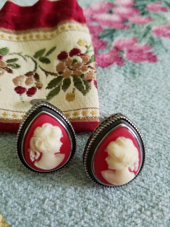 Vintage Cameo Clip on Earrings