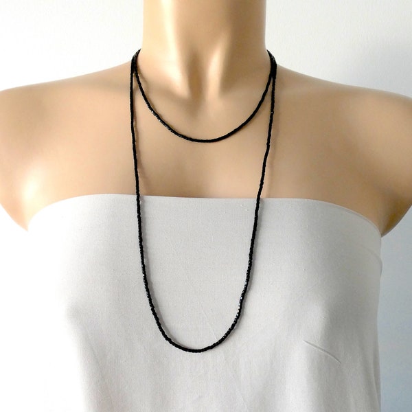 Long collier de superposition noir, collier boho, collier noir délicat, collier de perles de rocaille, collier à un brin, collier en couches, unisexe