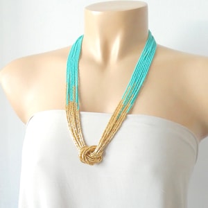Collar de turquesa y oro, collar de cuentas de semillas, collar de turquesa con nudo, verde azulado y oro, collar de cuentas, gargantilla, collar de múltiples hilos, aguamarina