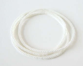 Parel stretch armbanden, parelzaadarmbanden, kleine parelarmband, set elastische armband, kralenarmband, witte boho, geschenken onder de 10