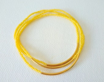 Dainty bracelet, gold filled bar bracelet, yellow bracelet stretch bracelets, elastic bracelet, seed bead bracelet, femme