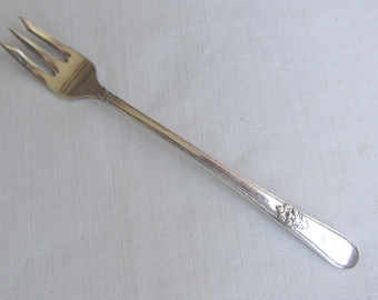 Tenedor para cóctel o mariscos con diseño "Adoración" en baño de plata - Vintage