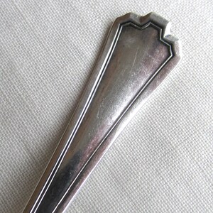 Fruit Spoon in &quot;Manchester&quot; Silver Plate Pattern - Vintage