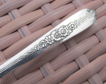 Teaspoons Set of 4 in "Royal Rose" Collectible Silver Plate Pattern - Vintage