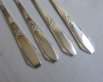 Butter Spreaders - Set of 4 in "Festival" Silver Plate Pattern - Vintage