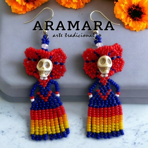Pendientes Catrina con cuentas, Pendientes huicholes, Pendientes de día de muertos, Pendientes con flecos, Cráneo con cuentas, Dia de muertos, Pendientes con cuentas de semillas, Boho