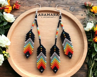 Huichol Ohrringe, Perlen Feder Ohrringe, mexikanische Ohrringe, Seed Bead Ohrringe, Fransen Ohrringe, mexikanische Volkskunst