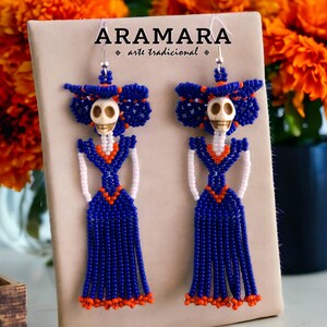 Pendientes Catrina con cuentas, Pendientes de día de muertos, Cráneo con cuentas, Dia de muertos, Pendientes de cuentas de semillas, Pendientes de flecos, Pendientes huicholes, Boho