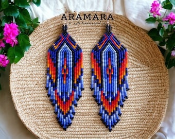 Boucles d'oreilles à franges | Bijoux en perles de rocaille | Perlage Huichol | Bleu dégradé et rouge
