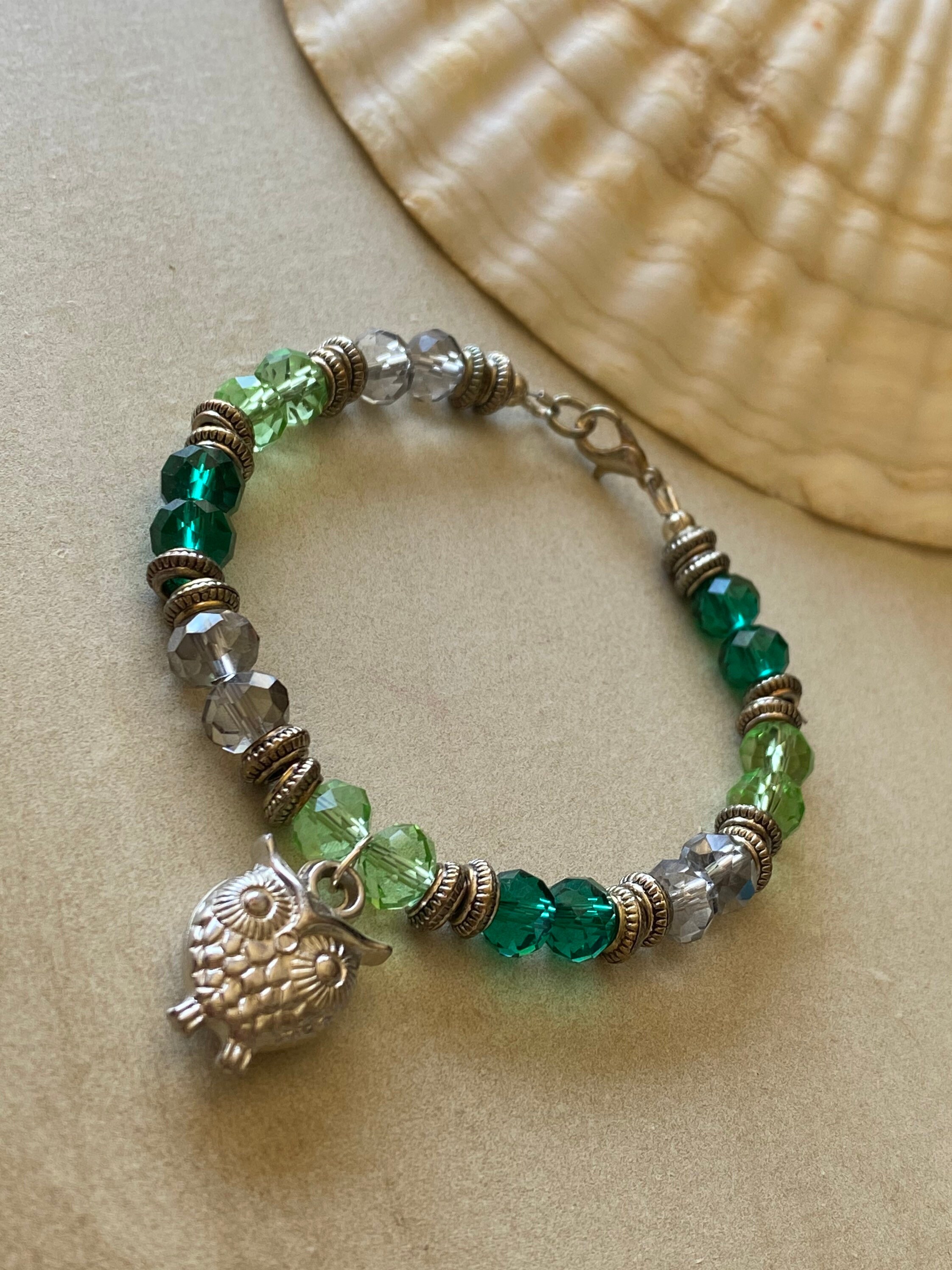 Owl charm glass bead bracelet