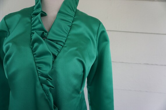 Vintage 1950s Jewel-Toned Green Satin Bed Jacket … - image 2