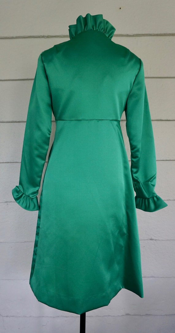 Vintage 1950s Jewel-Toned Green Satin Bed Jacket … - image 4