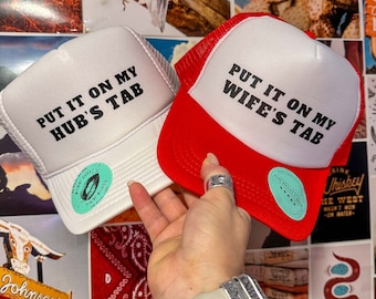 Setzen Sie es auf meine Kappen Tab Trucker Hat - Paare Partyhut