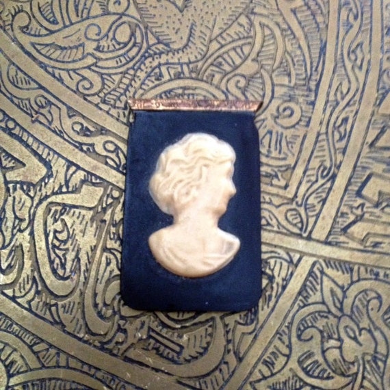 Edwardian Celluloid Cameo Necklace - image 2